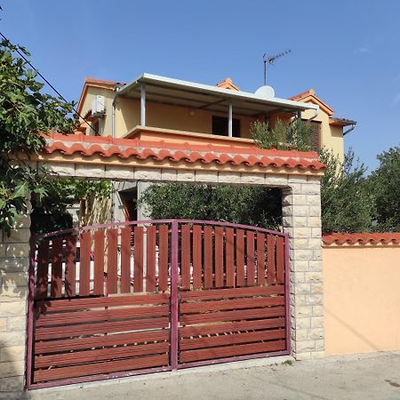Studio Apartments Izabela فوديس المظهر الخارجي الصورة
