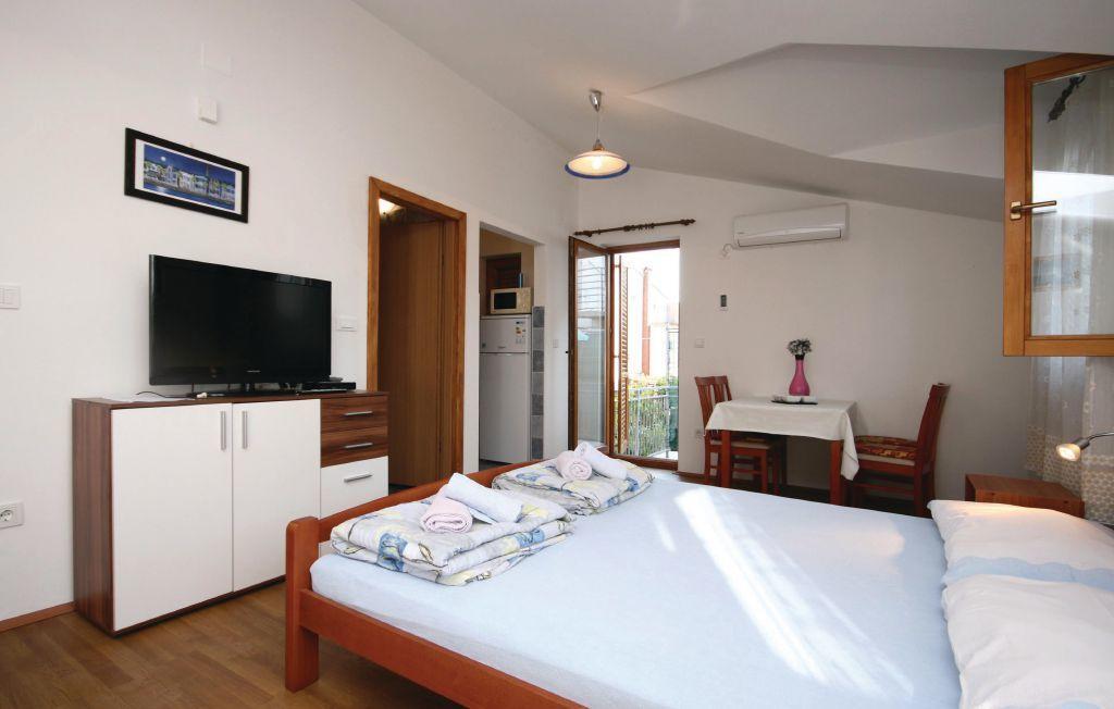 Studio Apartments Izabela فوديس الغرفة الصورة