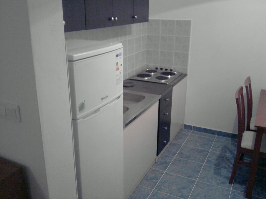 Studio Apartments Izabela فوديس المظهر الخارجي الصورة